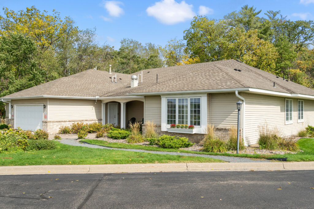 Exterior view of Emerald Crest Minnetonka, a memory care community providing specialized Alzheimer's and dementia care in Minnetonka, Minnesota.